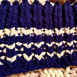 Chunky knit blankets/throws!